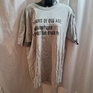M&O Gold graphic T-shirt large